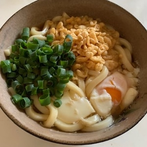 すぐできる！半熟玉子のかけうどん